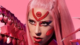 Gegara Corona, Lady Gaga Tunda Rilis Album Chromatica