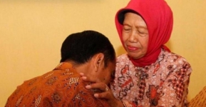 Mengenal Sosok Ibunda Presiden Jokowi