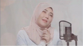 Enggak Mau Kalah, Via Vallen Juga Cover Lagu 'Aisyah Istri Rosulullah'