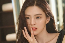 5 Potret Han So-hee Pemeran Drama Korea 'The Wolrd of Married' yang Bikin Gemes