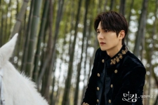 Keren, Ini 7 Harga Outfit Lee Min Ho di Drama 'The King: Eternal Monarch'
