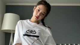 Jennie BLACKPINK Unggah Foto, Netizen Malah Soroti Bentuk Tubuh dan Bekas Luka di Kakinya