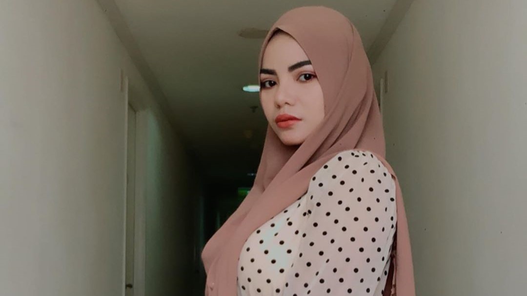 Biasa Tampil Hot, Dinar Candy Tutup Aurat dan Fokus Ibadah Selama Ramadan