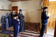 Wajib Tahu! Niat dan Tata Cara Sholat Idul Fitri di Rumah Selama COVID-19