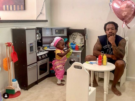 Gemas Banget, Seorang Ayah di AS Ini Review 'Restoran' Putri Kecilnya sampai Viral Lho