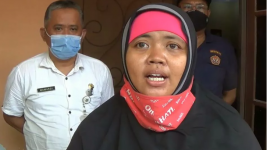 Ternyata Ini Penampakan Ibu-ibu Ojol yang Berhasil Kalahkan Begal di Bekasi, Strong!