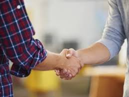 3 Zodiak Super Ekstrovert di Lebaran, Bikin Introvert Auto Insecure!