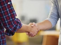 3 Zodiak Super Ekstrovert di Lebaran, Bikin Introvert Auto Insecure!