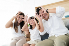 Parenting VOC: Gaya Asuh Keras yang Ramai di Medsos, Solusi atau Luka Batin Baru?