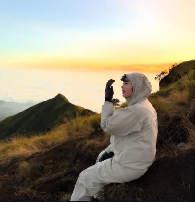 Amanda Manopo dan Kenny Austin Terekam Mesra di Gunung Merbabu, Warganet Sebut Berpacaran