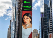 Usai Raih AMI Awards 2023, Wajah Awdella Kini Terpampang di Billboard New York Times Square