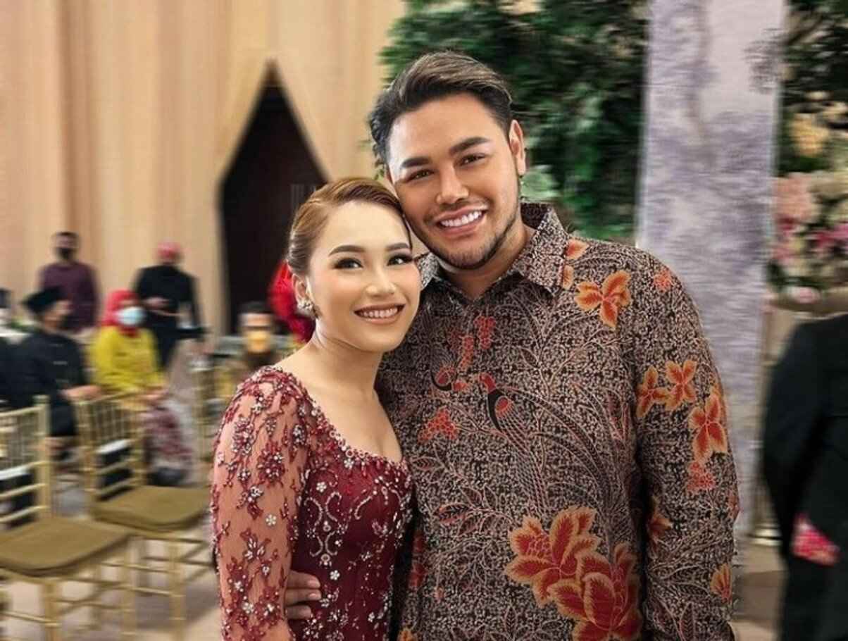 Ayu Ting Ting Batal Nikah, Ivan Gunawan Beri Dukungan