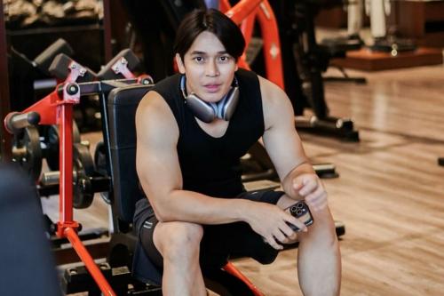 Billy Syahputra Pamer Pacar Rusia, Bikin Netizen Terkejut