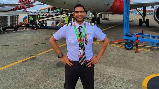 Biodata David Wibawa Sapulete Lengkap Agama dan Umur, Pilot Ganteng yang Jual Sayap Ayam Beromzet Ratusan Juta