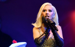 Bangga! Gaun Rancangan Desainer Indonesia Dipakai Christina Aguilera