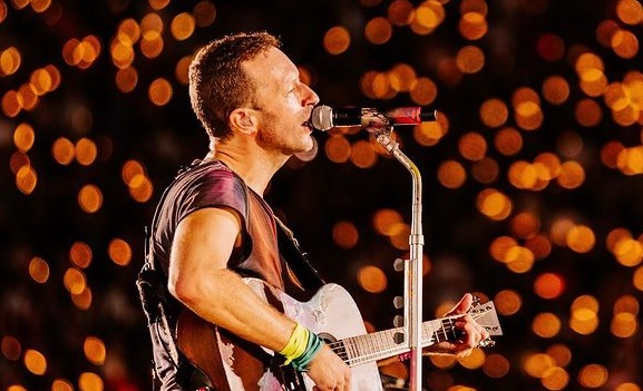 Resmi Konser di GBK, Ini Prediksi Setlist Lagu yang Dibawakan Coldplay 