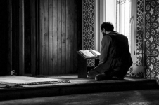 Bacaan Doa Malam Lailatul Qadar Lengkap Arab, Artinya, Hingga Keutamaannya
