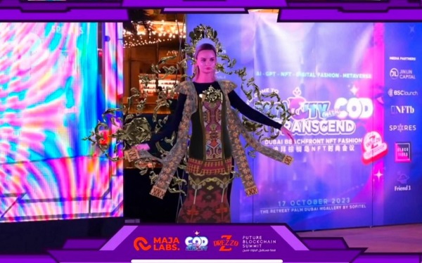 Peragaan Busana AR Digital Fashion Bermotif Endek & Songket Bali Mendunia di Dubai!