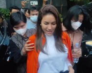 Nikita Mirzani Bahas Kasus Febrie, Singgung Jabatan hingga Emas 74 Kg