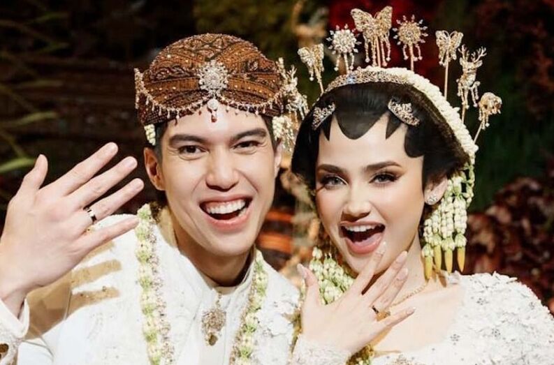 Akad El Rumi–Syifa Hadju Bernuansa Jawa Modern, Suvenir Emas dan Maskawin Jadi Sorotan