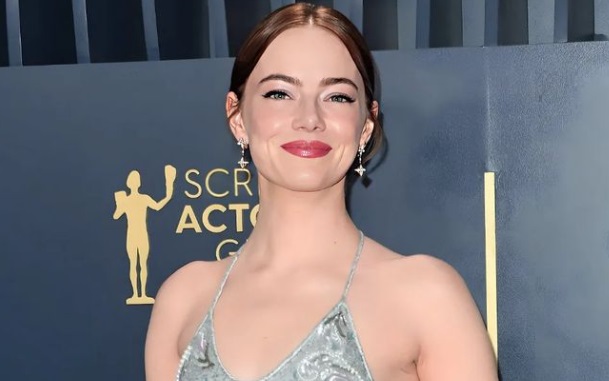 Emma Stone Ceritakan Kesulitan saat Syuting Film Poor Things 