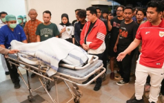 Suporter Timnas Indonesia Meninggal Dunia di Stadion GBT, Erick Thohir Datangi Keluarga