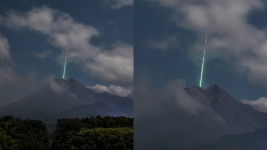 Fakta Lengkap Meteor Jatuh di Puncak Gunung Merapi