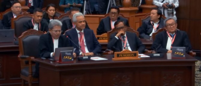 MK Tolak Gugatan dari Paslon 03 Ganjar-Mahfud, 3 Hakim Dissenting Opinion