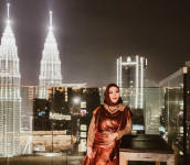Huru-Hara Skincare Jadi Berkah: Heni Sagara Ungkap Proyek Besar Sepulang dari Malaysia