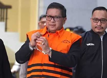 Hasto Beri Pesan Untuk Periksa Keluarga Presiden Jokowi