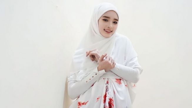 Inara Rusli Dinilai Star Syndrome Usai Lepas Cadar