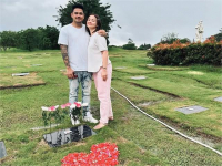 Joanna Alexandra dan Calon Suami Ziarah ke Makam Raditya Oloan, Tulis Pesan Menyentuh