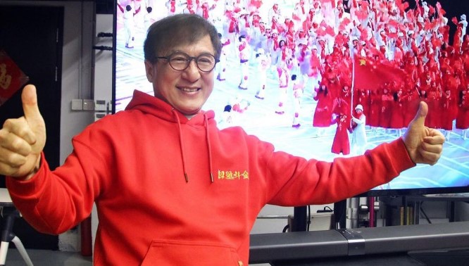 Jackie Chan Bakal Jadi Pembawa Obor Paralimpiade Paris 2024