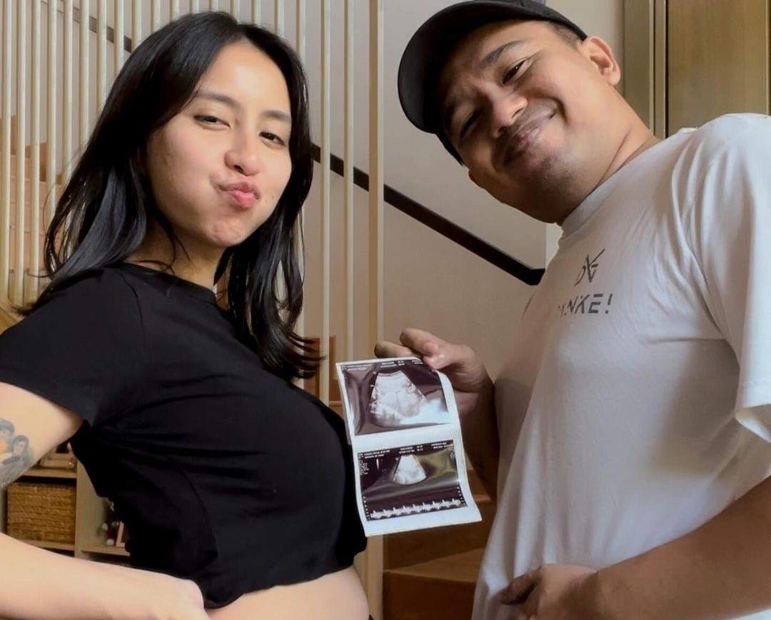 Joshua Suherman dan Clairine Clay Umumkan Kehamilan Anak Pertama