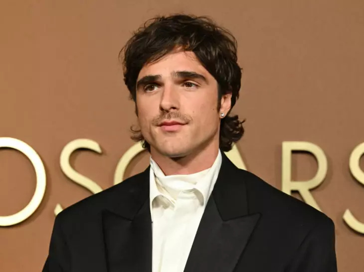 Jacob Elordi Raih Nominasi Oscar Pertama, Rayakan Bersama Ibu dan Anjingnya
