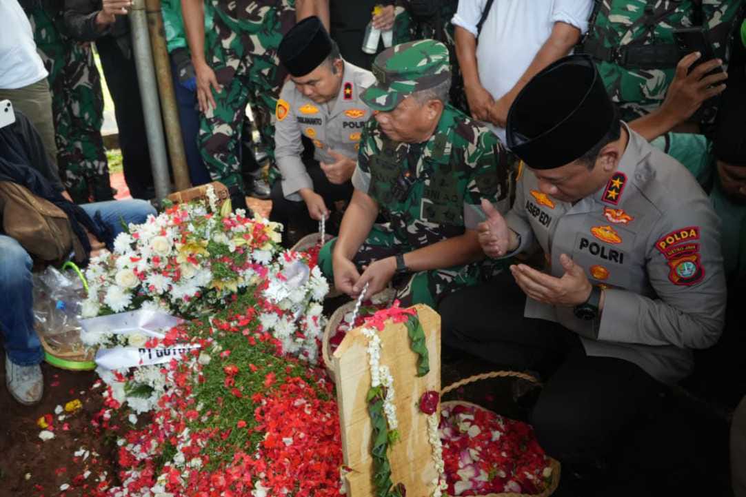 Kapolda Metro Hadiri Pemakaman Affan, Janji Usut Kasus Secara Transparan