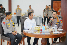 Kapolri Instruksikan Respons Cepat Padamkan Titik Api Karhutla di Riau