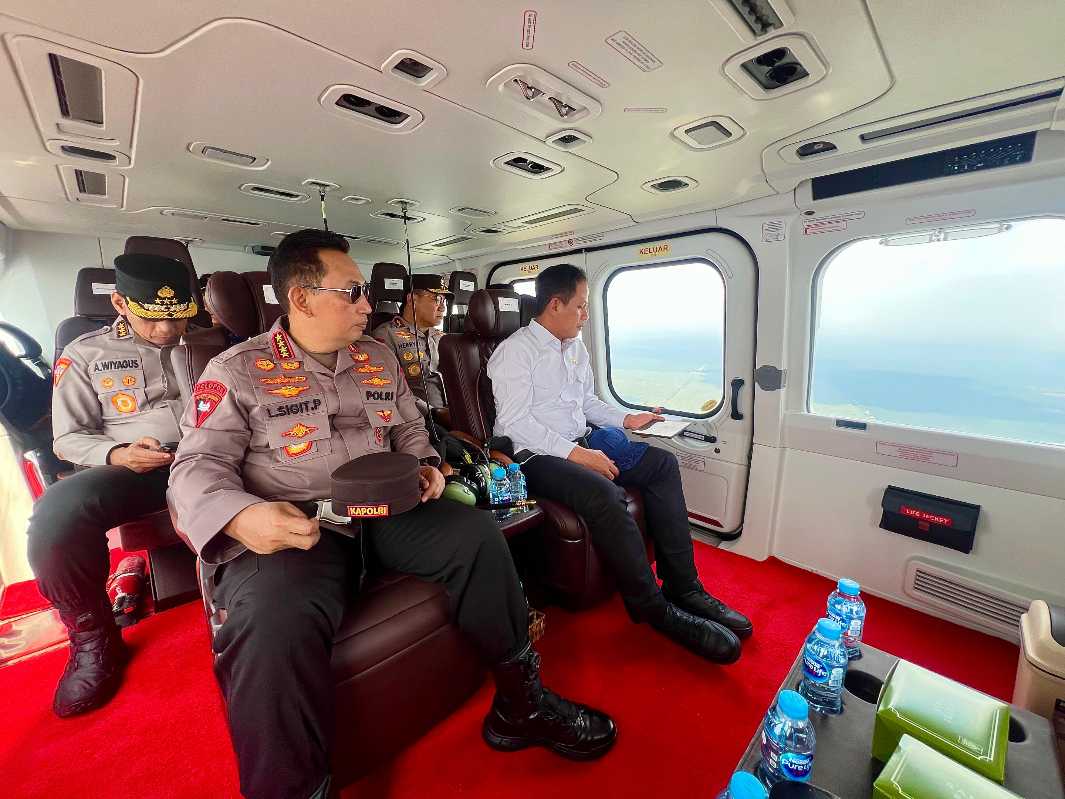 Pantau Hotspot dari Helikopter, Kapolri Dorong Pencegahan Karhutla Secara Masif