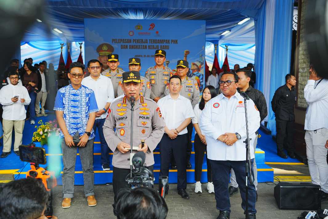 Kapolri: 1.575 Buruh Dipekerjakan Kembali, Bukan Outsourcing tapi Karyawan Tetap