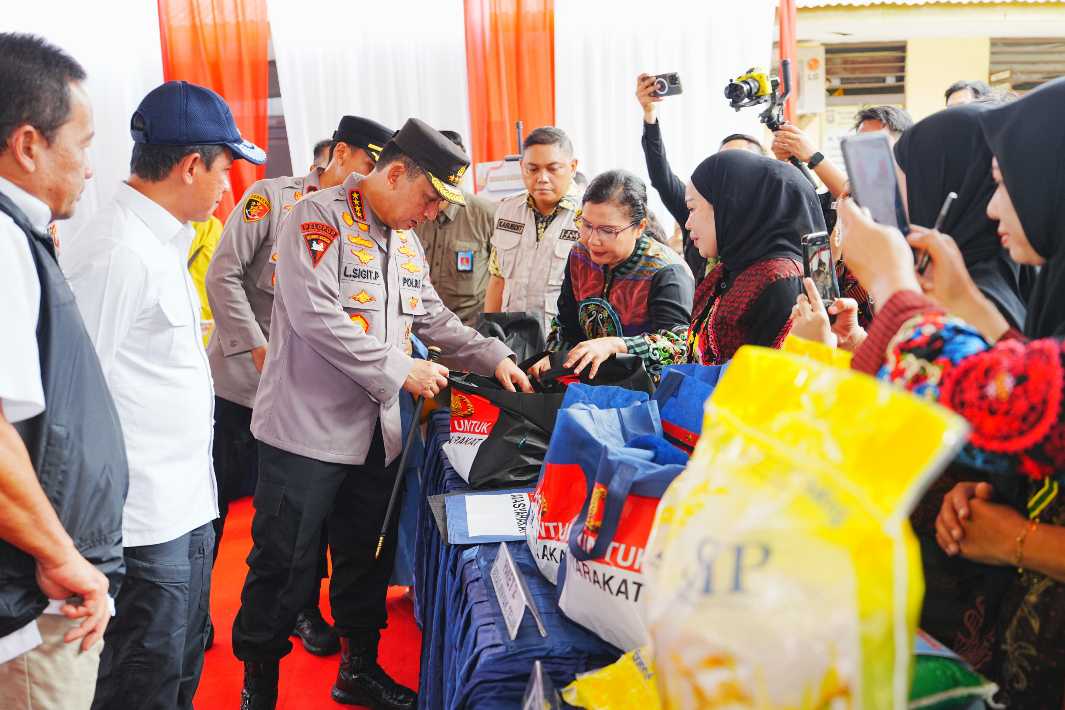 Kapolri di Kalbar: Polri Telah Salurkan 310 Ton Beras SPHP di Empat Provinsi 