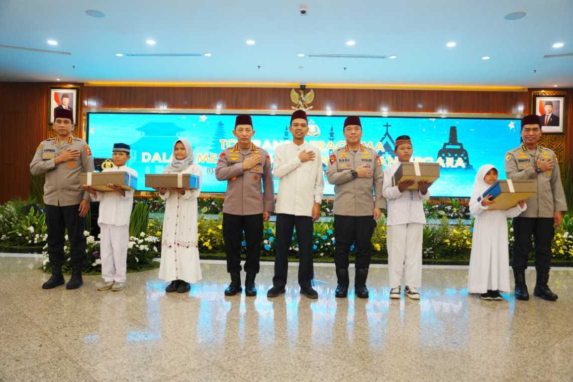 Kapolri dan UAS Sepakat Perkuat Sinergi Polri Ulama untuk Jaga NKRI