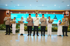 Kapolri dan UAS Sepakat Perkuat Sinergi Polri Ulama untuk Jaga NKRI