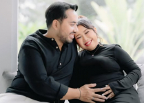 Selamat! Kiky Saputri Sambut Kelahiran Baby Kayya dengan Haru