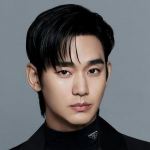 Kim Soo Hyun Didepak Prada di Tengah Kontroversi Kim Sae Ron