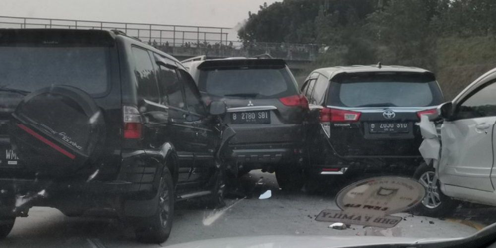 BREAKING, Kecelakaan Beruntun Tol Cipali KM 95-97, Pajero Innova hingga Avanza