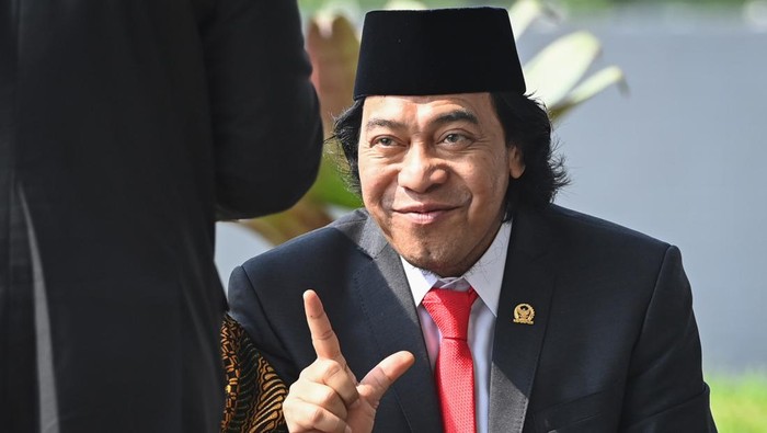 Resmi Jadi Anggota DPD, Komeng Usulkan Hari Komedi Nasional