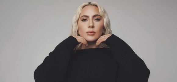 Ketahuan Gunakan Cincin di Jari Manis, Lady Gaga Dikabarkan Sudah Bertunangan