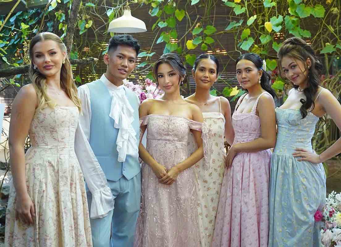 Jennifer Coppen Gelar Bridal Lunch Bertema Bridgerton Jelang Menikah dengan Justin Hubner