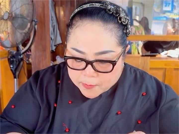 Kisah Perjuangan Nunung Lawan Kanker: Alami Nyeri Tulang hingga Kehilangan Keseimbangan