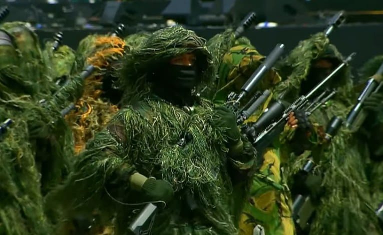 Merinding! Pasukan Sniper TNI Curi Perhatian di HUT ke-80